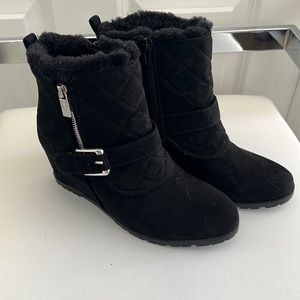 Unisa ladies booties/wedges new without tags